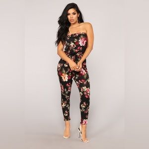 AMBIANCE Floral Strapless Jumpsuit Pantsuit Romper - Size Medium - Black